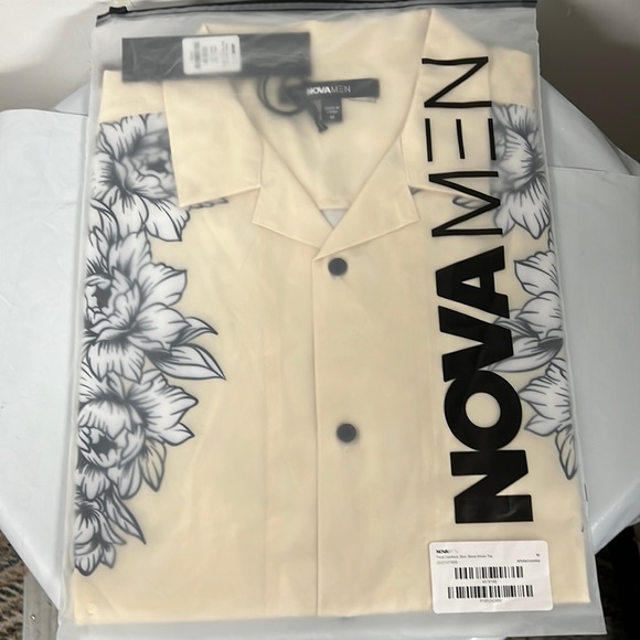 💥3/$30💥NWT Fashion Nova Men's Floral Colorblock SS Woven Top, White/Combo - M - Picture 8 of 9